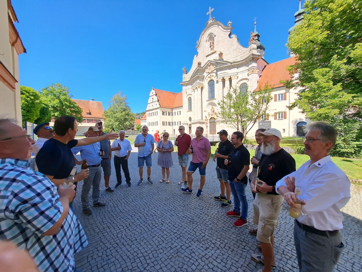 Vor dem Zwiefalter Münster / Peterstor